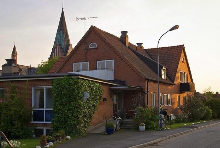 Bed And Books Pa Oesterlens Gaesthaerbaerge Glemminge Exterior foto